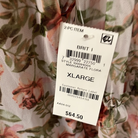 NWT- I.N.C International Concepts Floral Mesh Top/ Size X-Large w/ Tan UnderTank - Picture 6 of 8